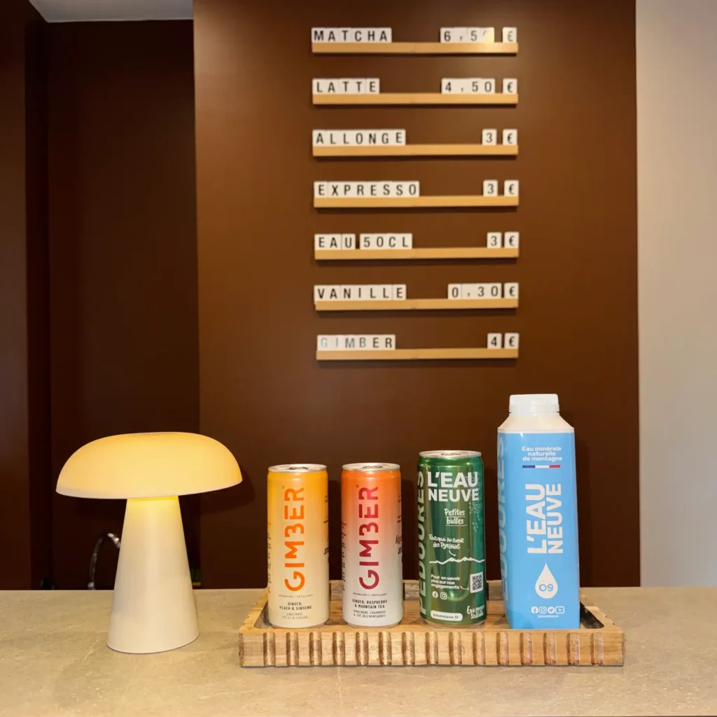 Eau et boissons Gimber disponibles au comptoir Details Pilates