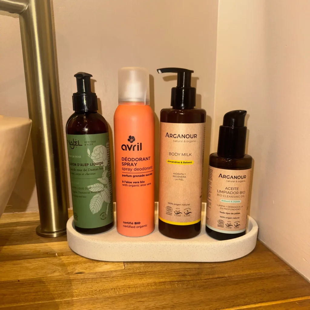 Produits de soins naturels mis à disposition des élèves au studio Details Pilates
